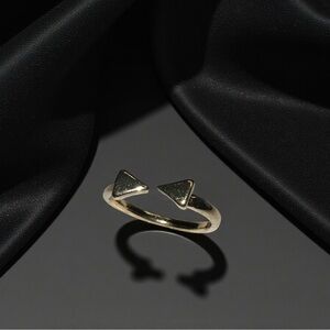 Elegant Gold Triangle/Arrow Ring